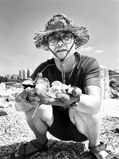渔网：三亚“海底清洁工”李波 跟垃圾“较劲”净海18年