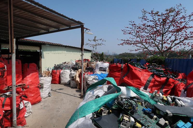 香港元朗两个回收场非法贮存有害电子垃圾被定罪