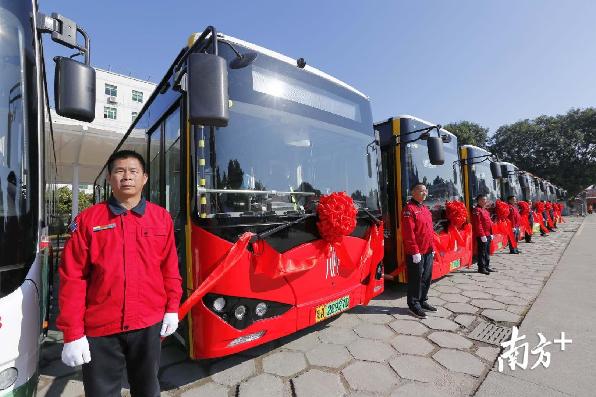 番禺：广州番禺纯电动公交车全面完成运营投放，建成公交车充电桩537个