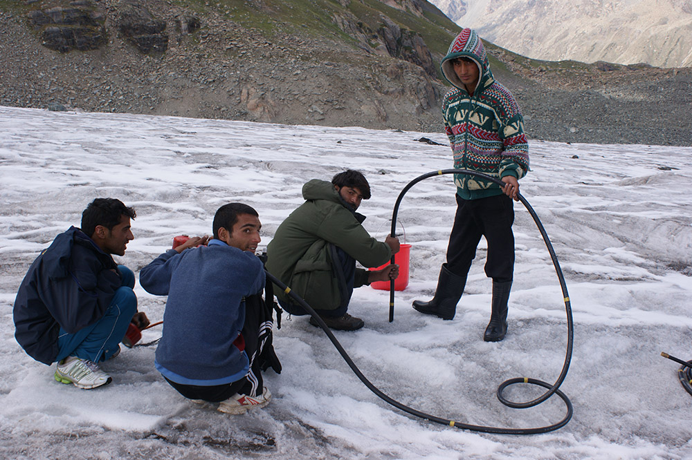 Steam-driller-machine-is-used-to-put-bamboo-sticks-which-help-to-calculate-thickness-of-glacier.jpeg