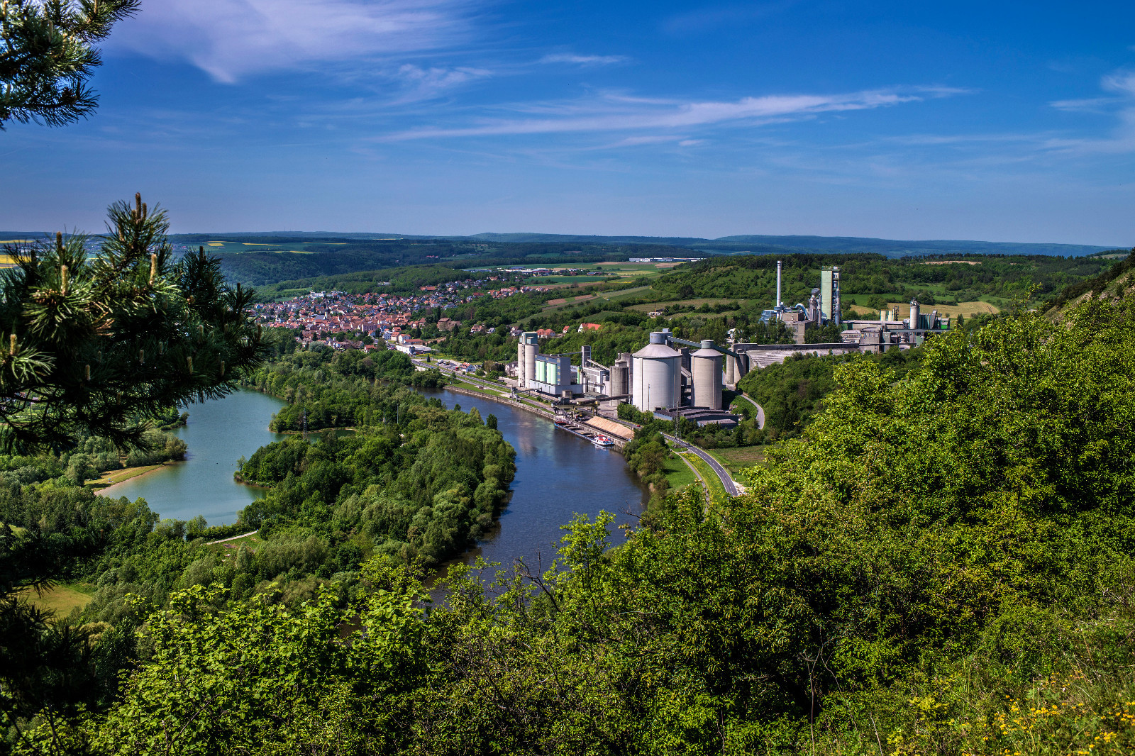 HeidelbergCement_plant_Lengfurt__Germany_web_size.jpg