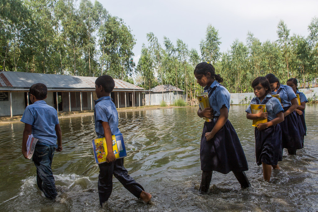孟加拉国：南亚数百万儿童遭受毁灭性洪灾 新冠大流行带来更多挑战
