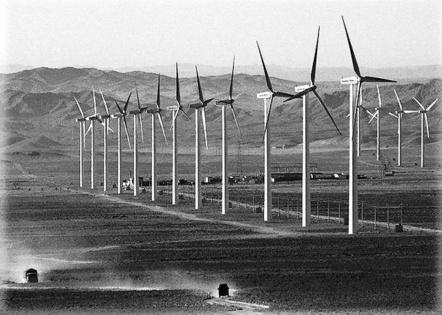 新能源：西部“风光” 何以“安身”