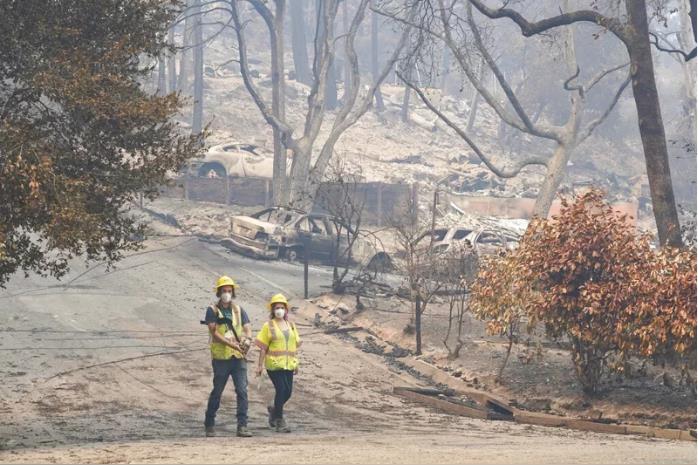 野火：天气转凉有望控制加州野火 烧毁面积已超过6个纽约市