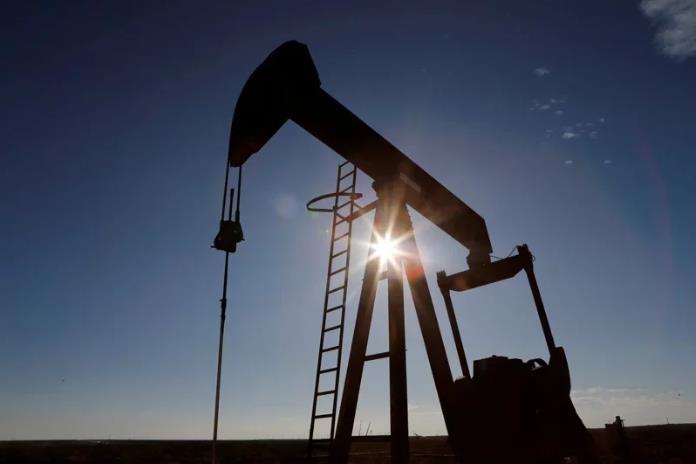 石油：疫情肆虐油价跌 石油巨头被迫减少探勘转向绿能