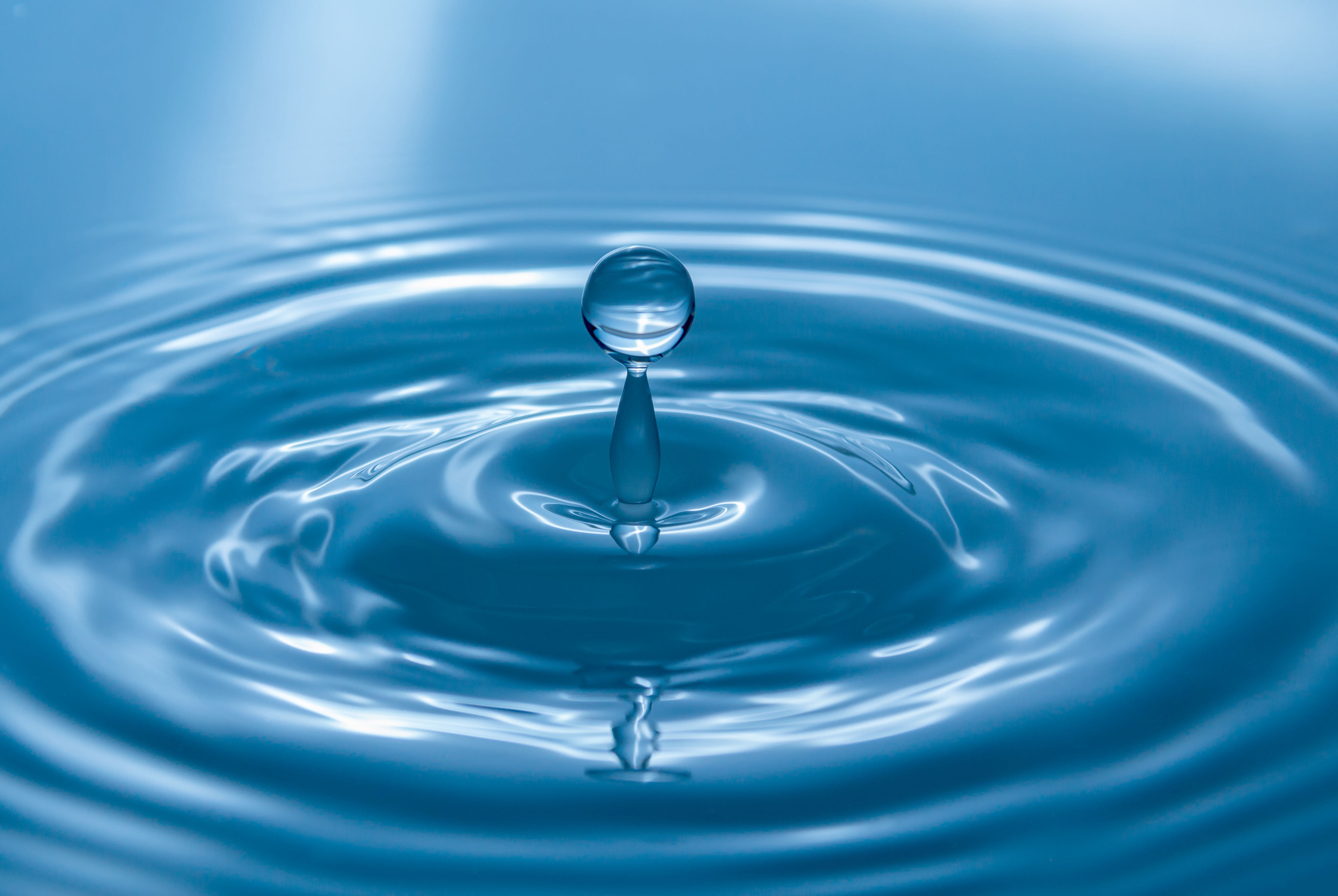 天然矿泉水：世界水日 | 你喝的是水？还是“慢性毒药”？90%的人都喝错了！